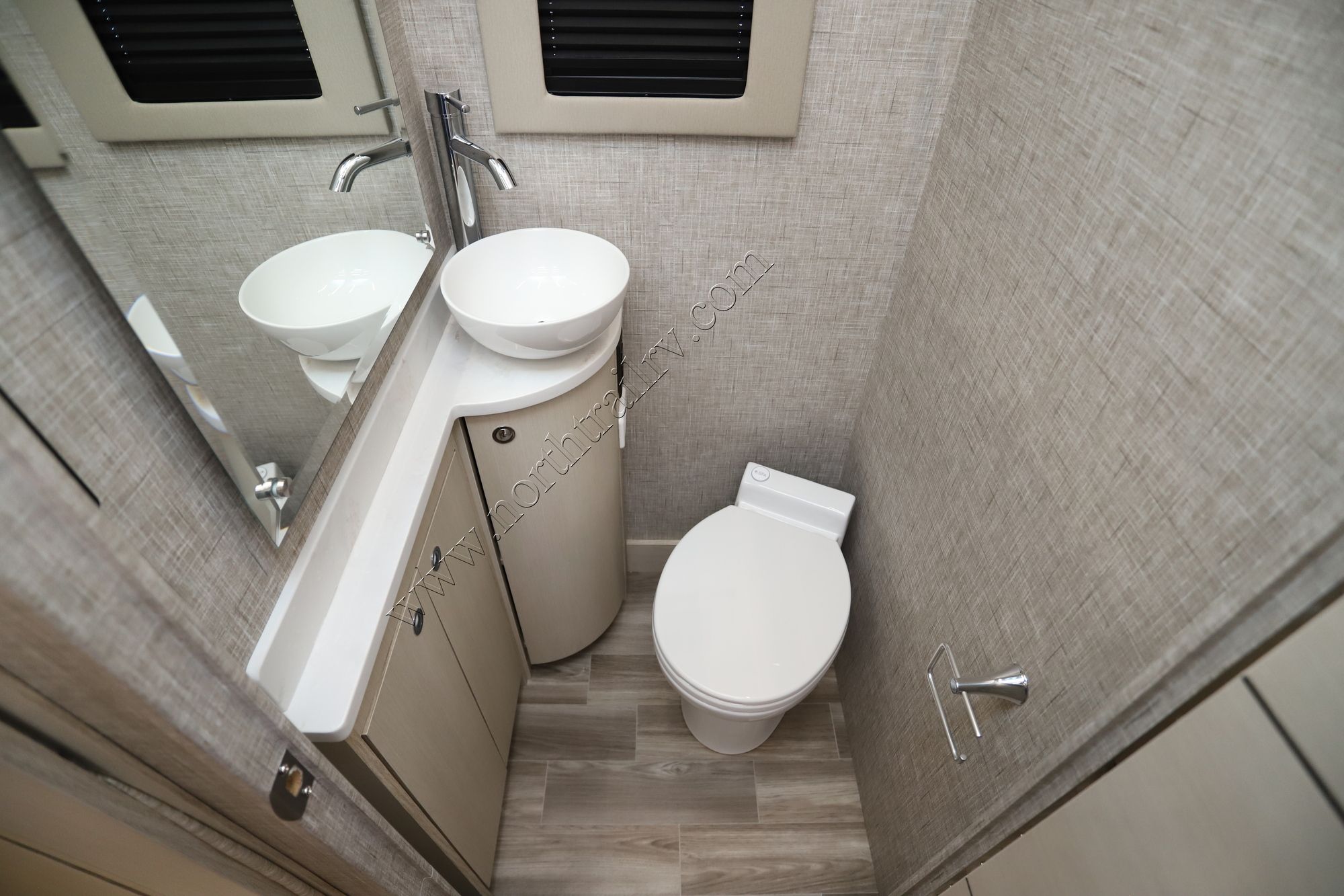 New 2026 Tiffin Motor Homes Wayfarer 25XLW Class C  For Sale