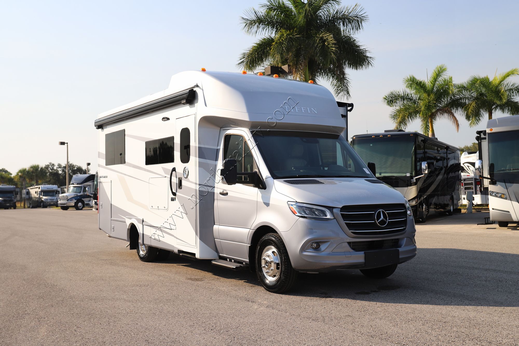 New 2026 Tiffin Motor Homes Wayfarer 25XLW Class C  For Sale