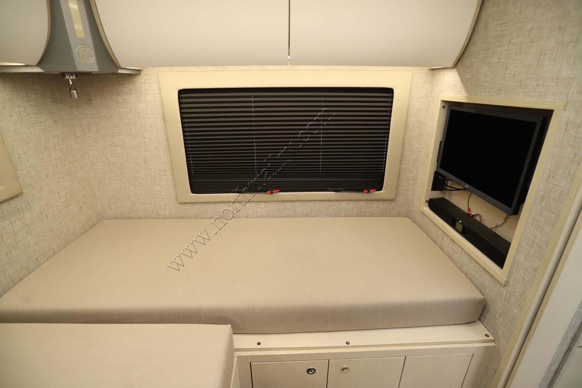 New 2026 Tiffin Motor Homes Wayfarer 25XLW Class C  For Sale