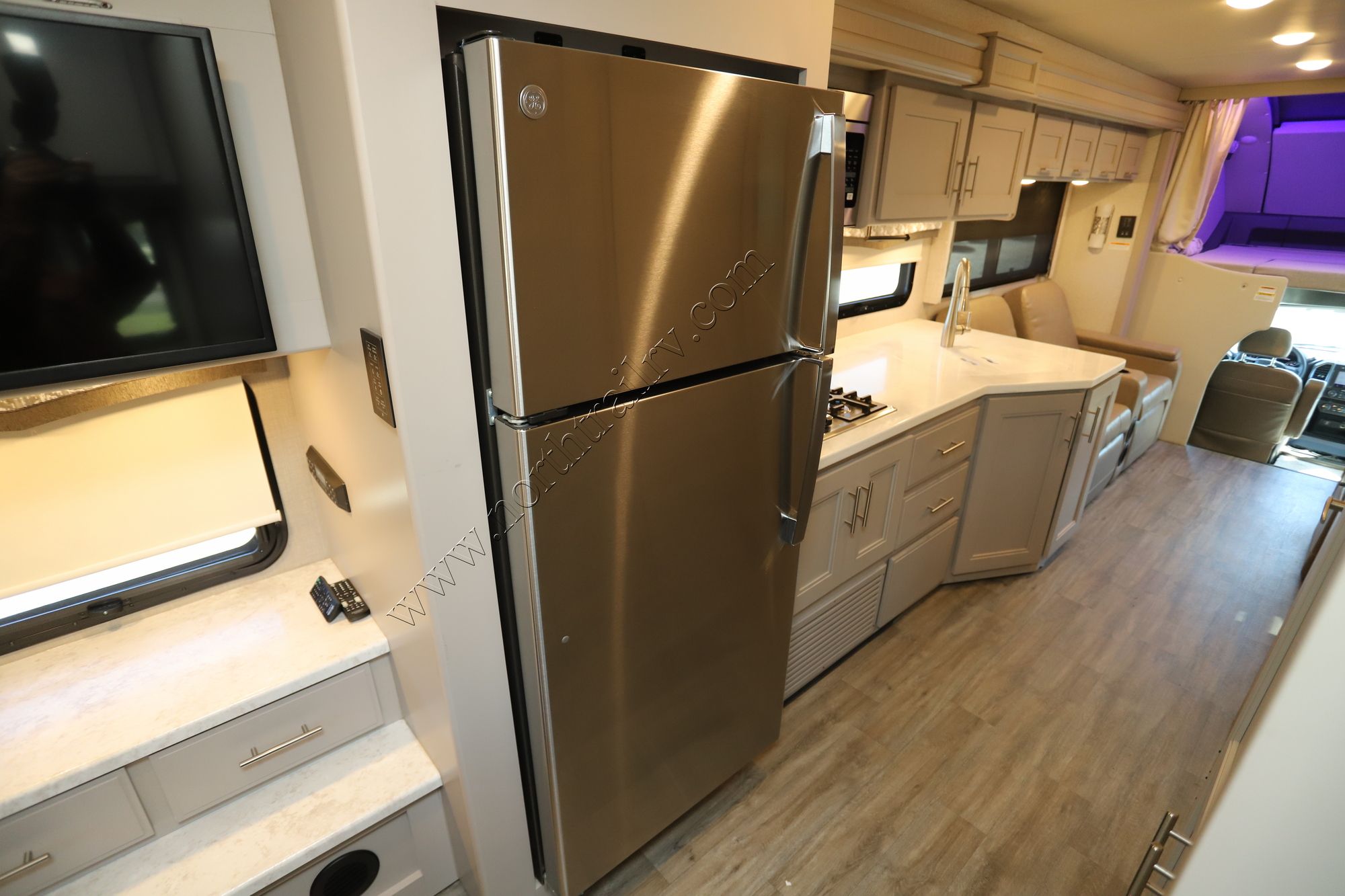 Used 2023 Thor Magnitude SV34 Super C  For Sale