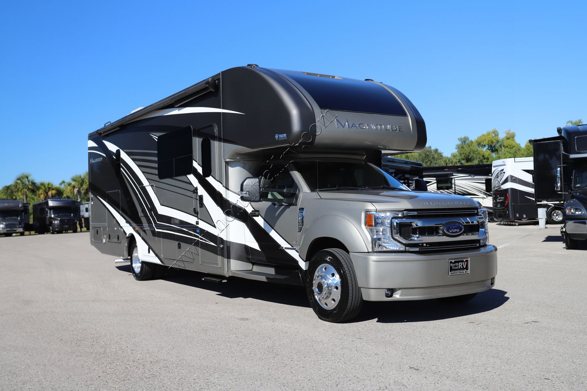 Used 2023 Thor Magnitude SV34 Super C  For Sale