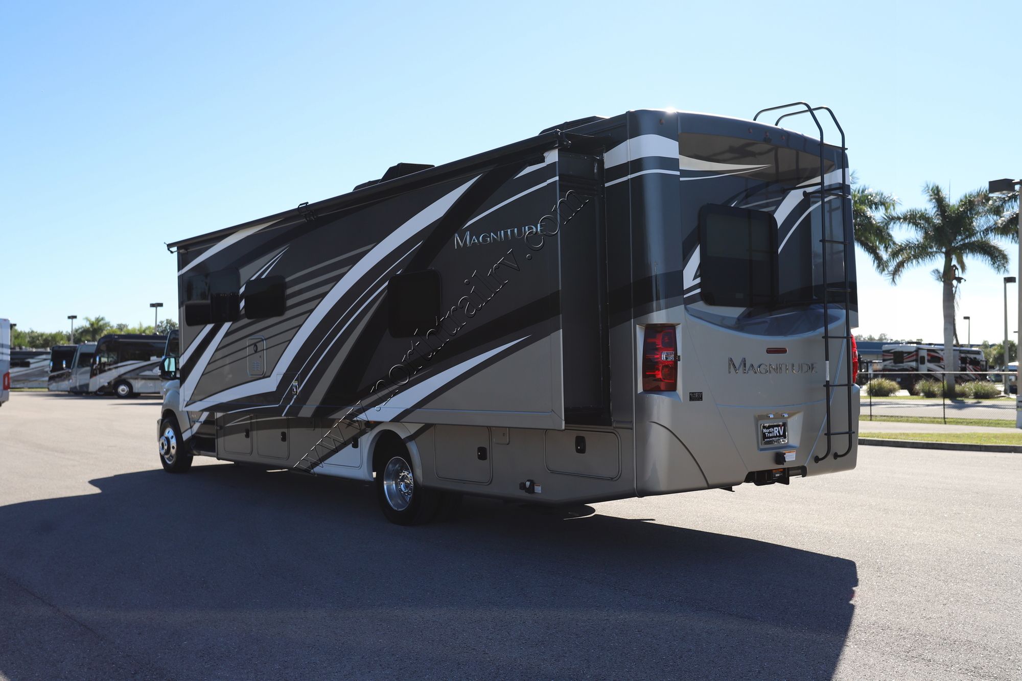 Used 2023 Thor Magnitude SV34 Super C  For Sale