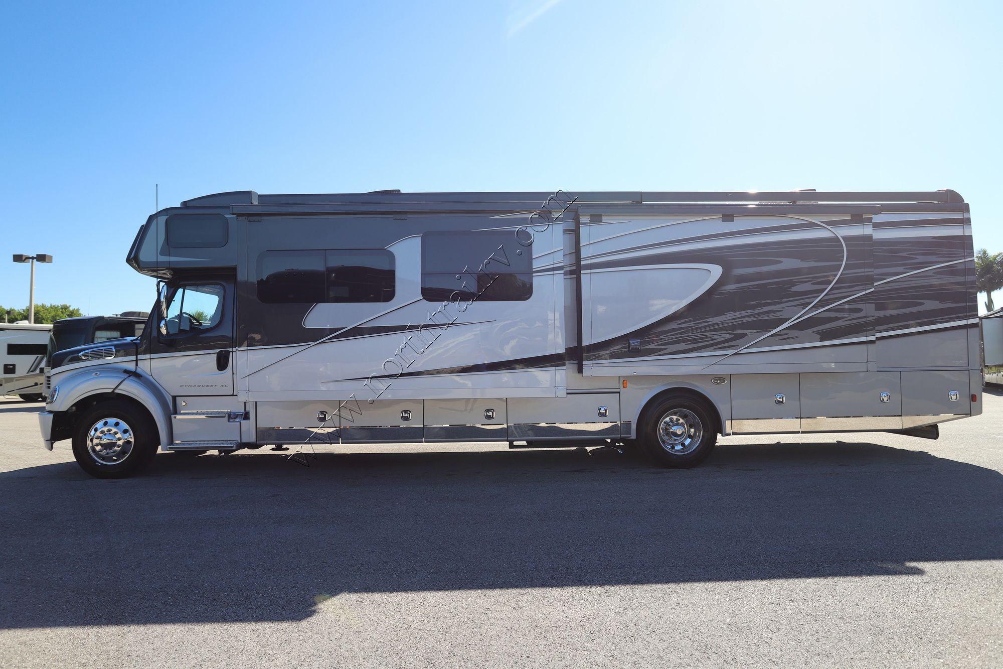 Used 2022 Dynamax Dynaquest Xl 37RB Super C  For Sale