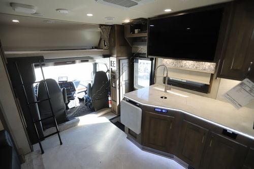 2022 Dynamax Dynaquest Xl 37RB