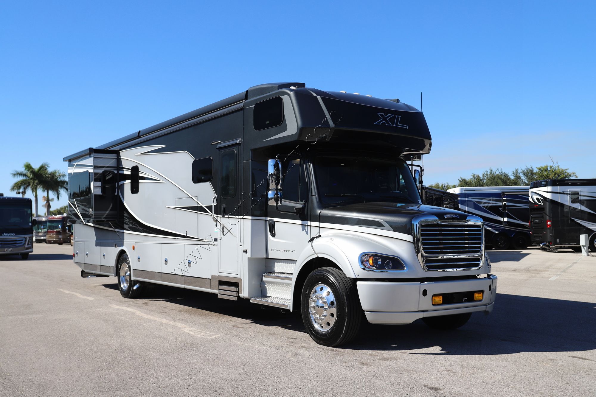 Used 2022 Dynamax Dynaquest Xl 37RB Super C  For Sale