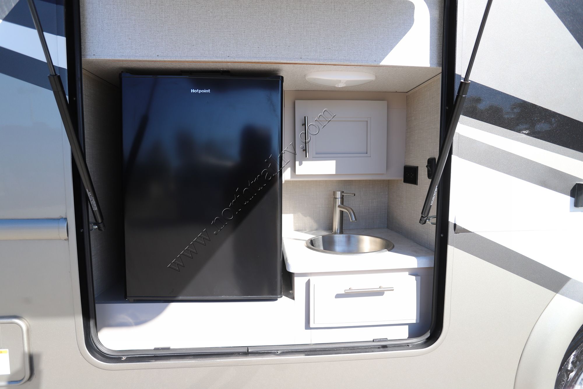 Used 2023 Thor Magnitude SV34 Super C  For Sale