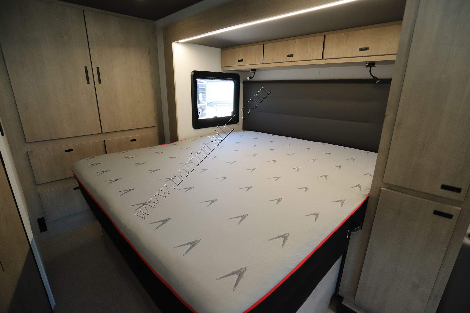 Used 2025 Grand Design Lineage 25FW Class C  For Sale