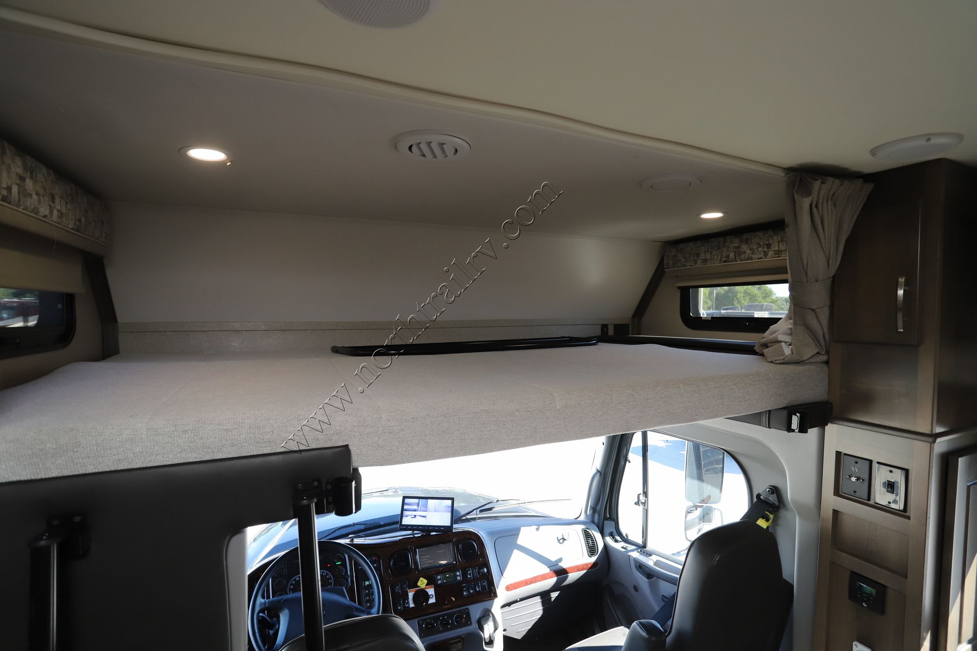 Used 2022 Dynamax Dynaquest Xl 37RB Super C  For Sale