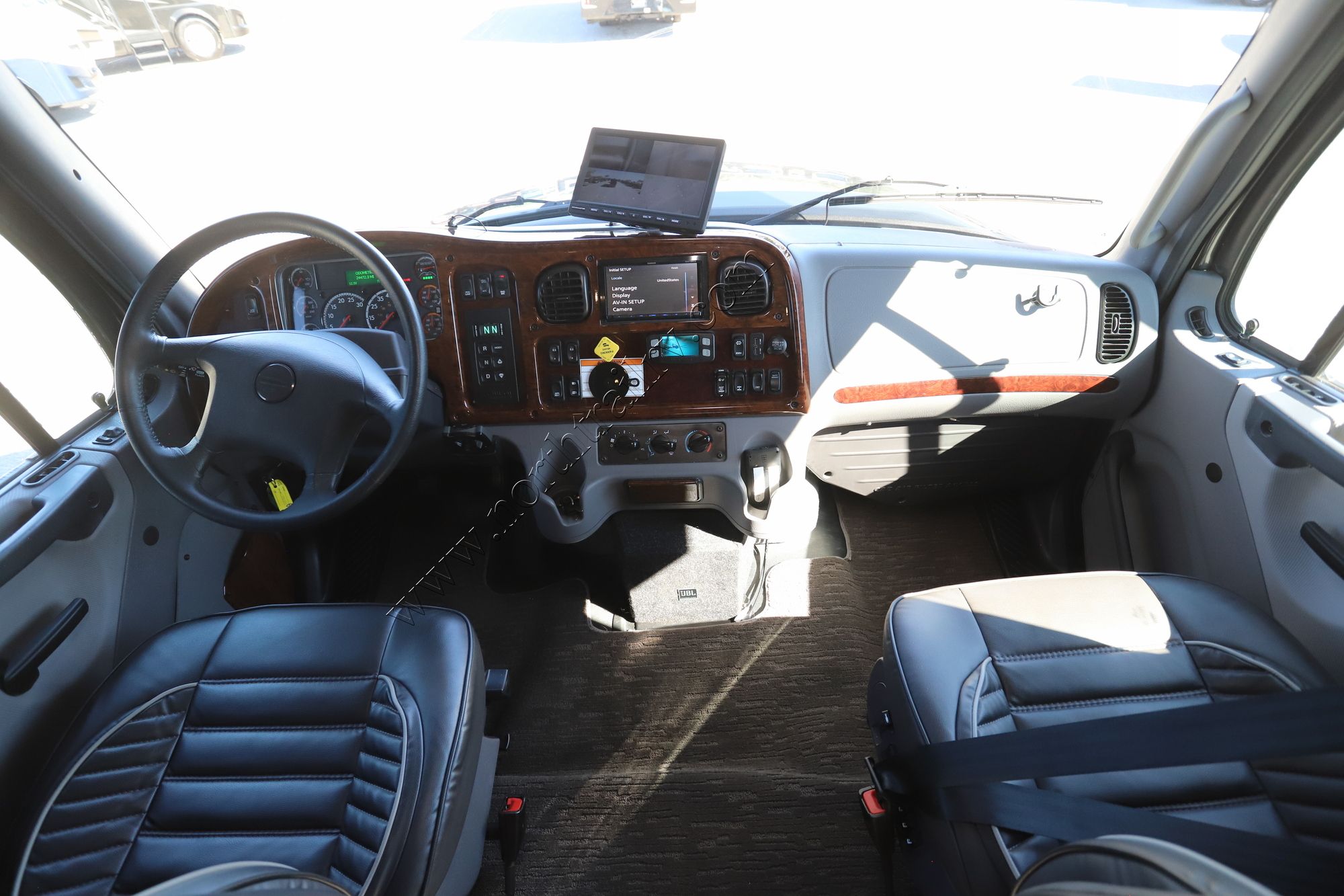 Used 2022 Dynamax Dynaquest Xl 37RB Super C  For Sale