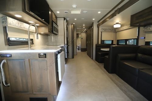 2022 Dynamax Dynaquest Xl 37RB