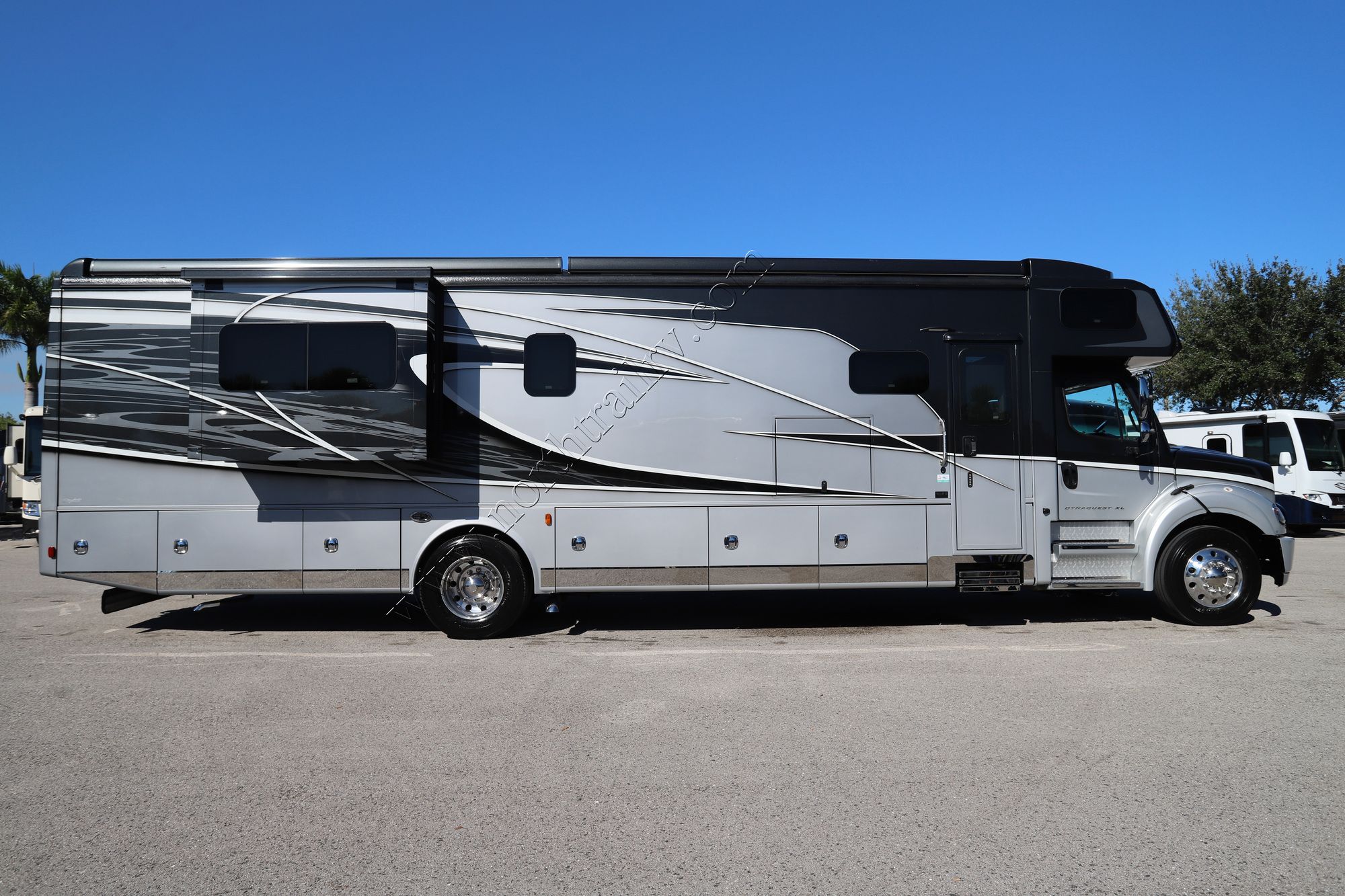 Used 2022 Dynamax Dynaquest Xl 37RB Super C  For Sale