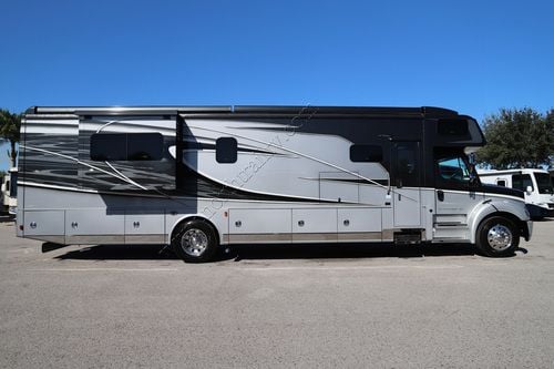 2022 Dynamax Dynaquest Xl 37RB