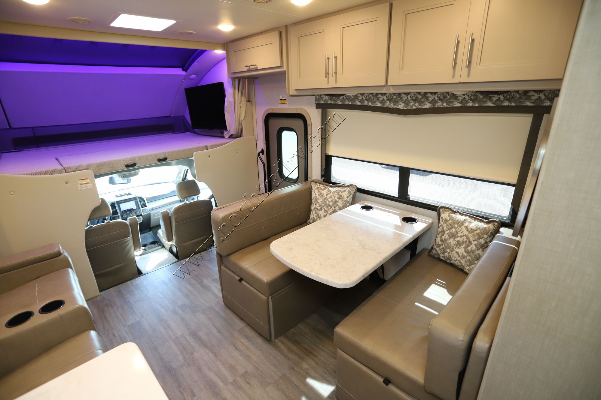 Used 2023 Thor Magnitude SV34 Super C  For Sale