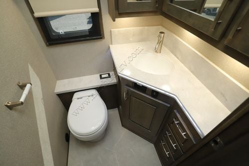 2022 Dynamax Dynaquest Xl 37RB