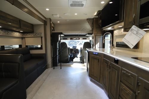 2022 Dynamax Dynaquest Xl 37RB