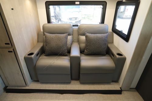 2025 Grand Design Lineage 25FW