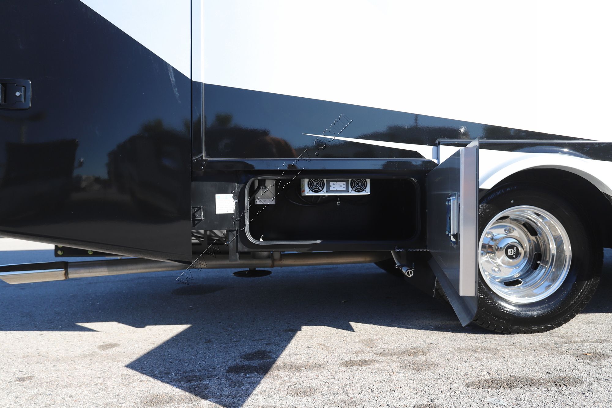 New 2026 Tiffin Motor Homes Wayfarer 25XLW Class C  For Sale