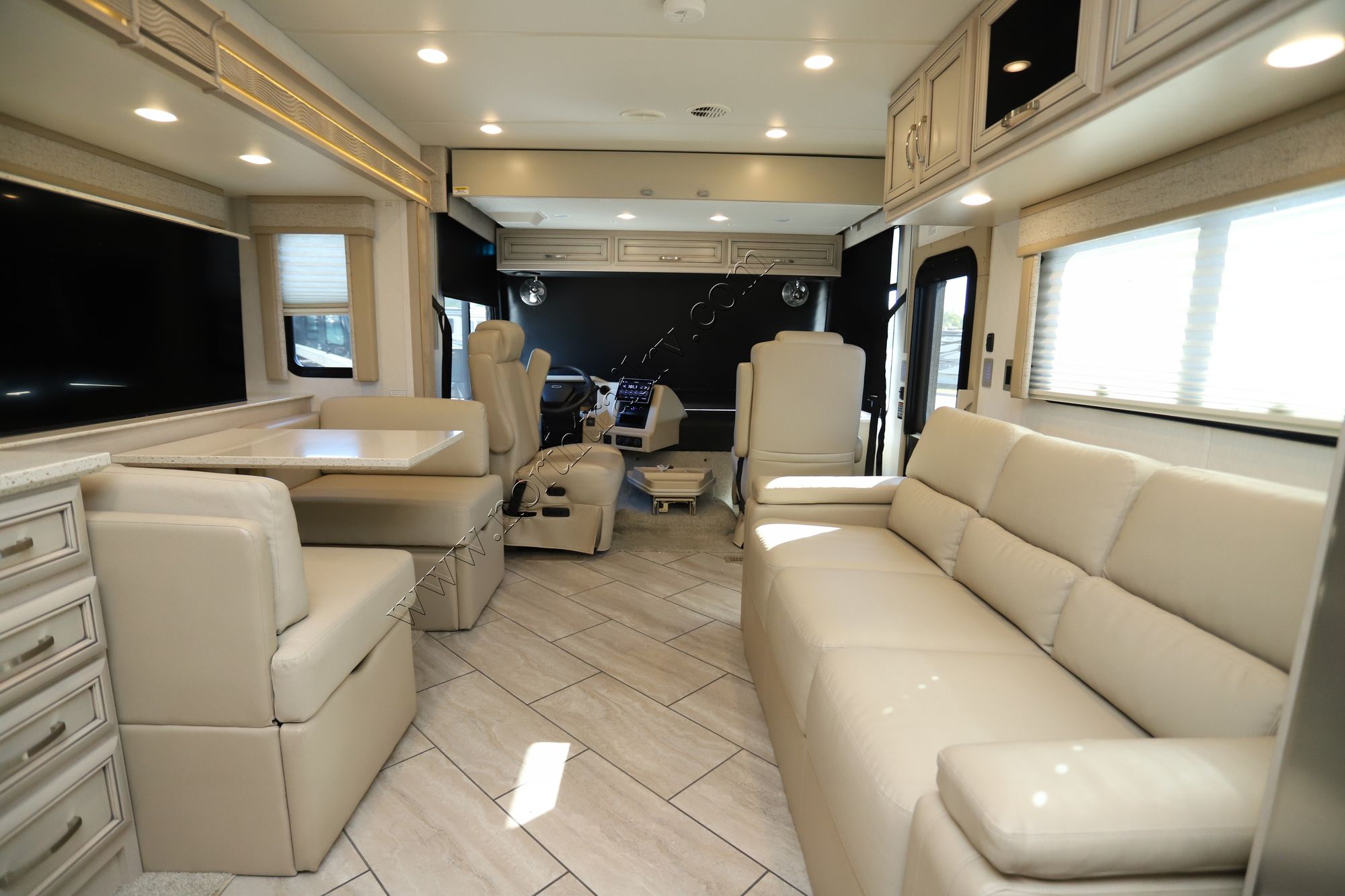 Used 2024 Newmar Bay Star Sport 2813 Class A  For Sale