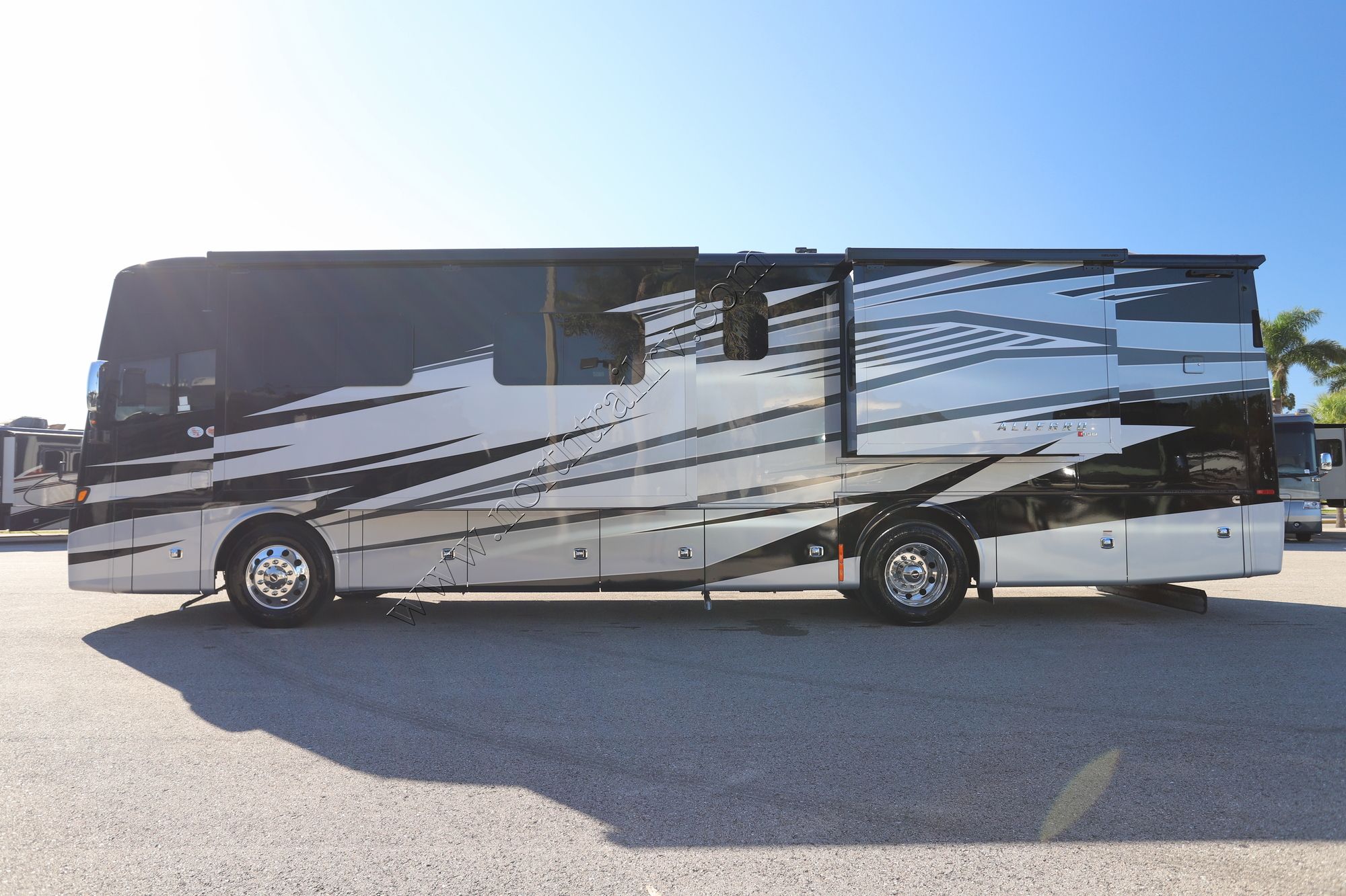 New 2026 Tiffin Motor Homes Allegro Red 37BA Class A Diesel  For Sale