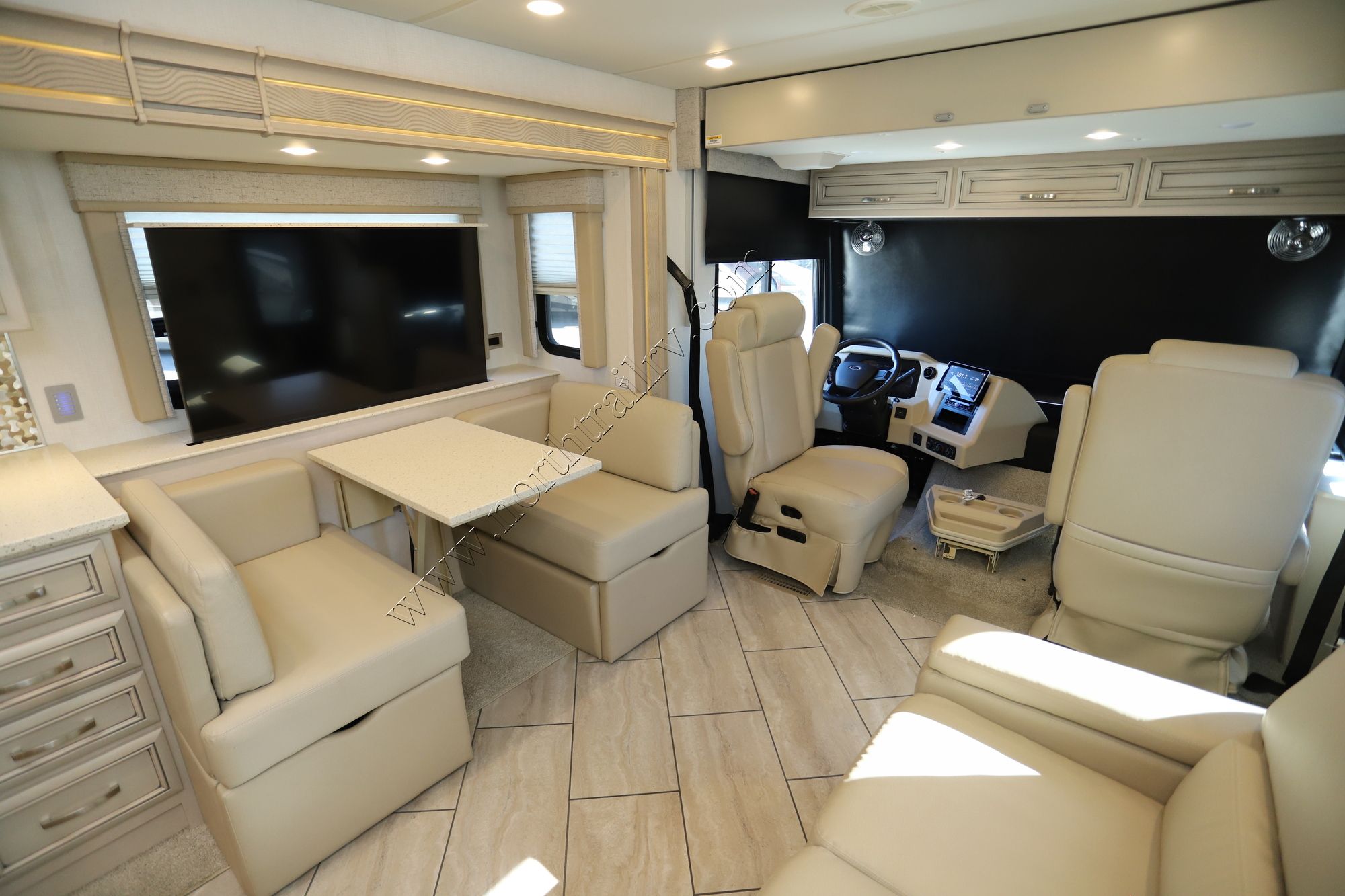 Used 2024 Newmar Bay Star Sport 2813 Class A  For Sale