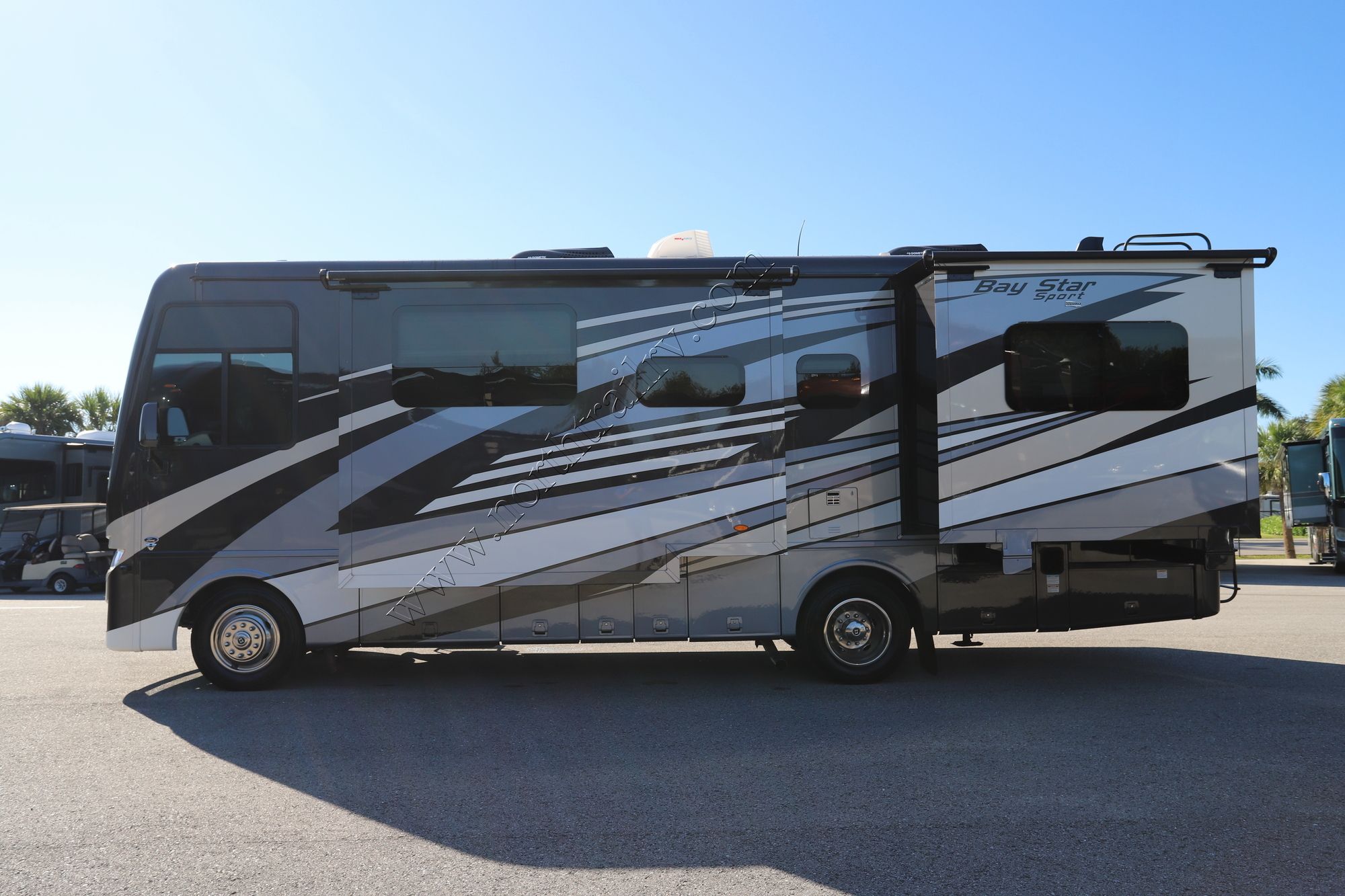 Used 2024 Newmar Bay Star Sport 2813 Class A  For Sale