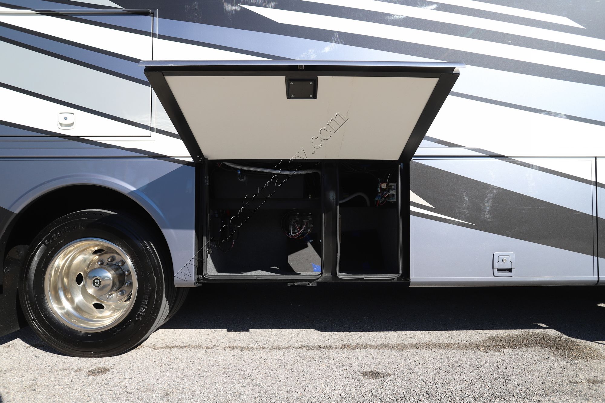 Used 2024 Newmar Bay Star Sport 2813 Class A  For Sale