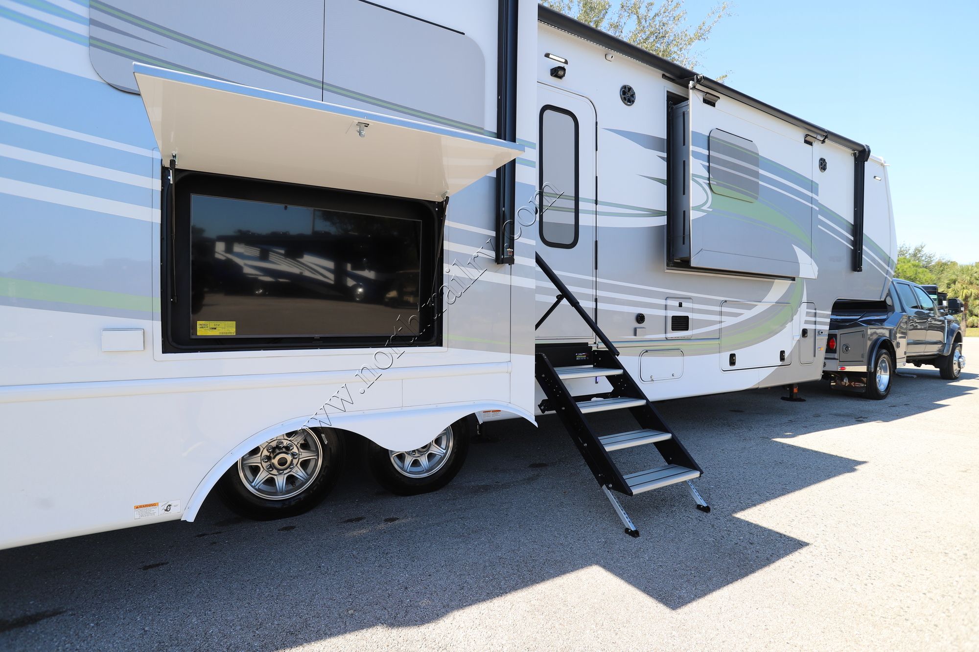 Used 2026 Luxe Elite 39FB Fifth Wheel  For Sale