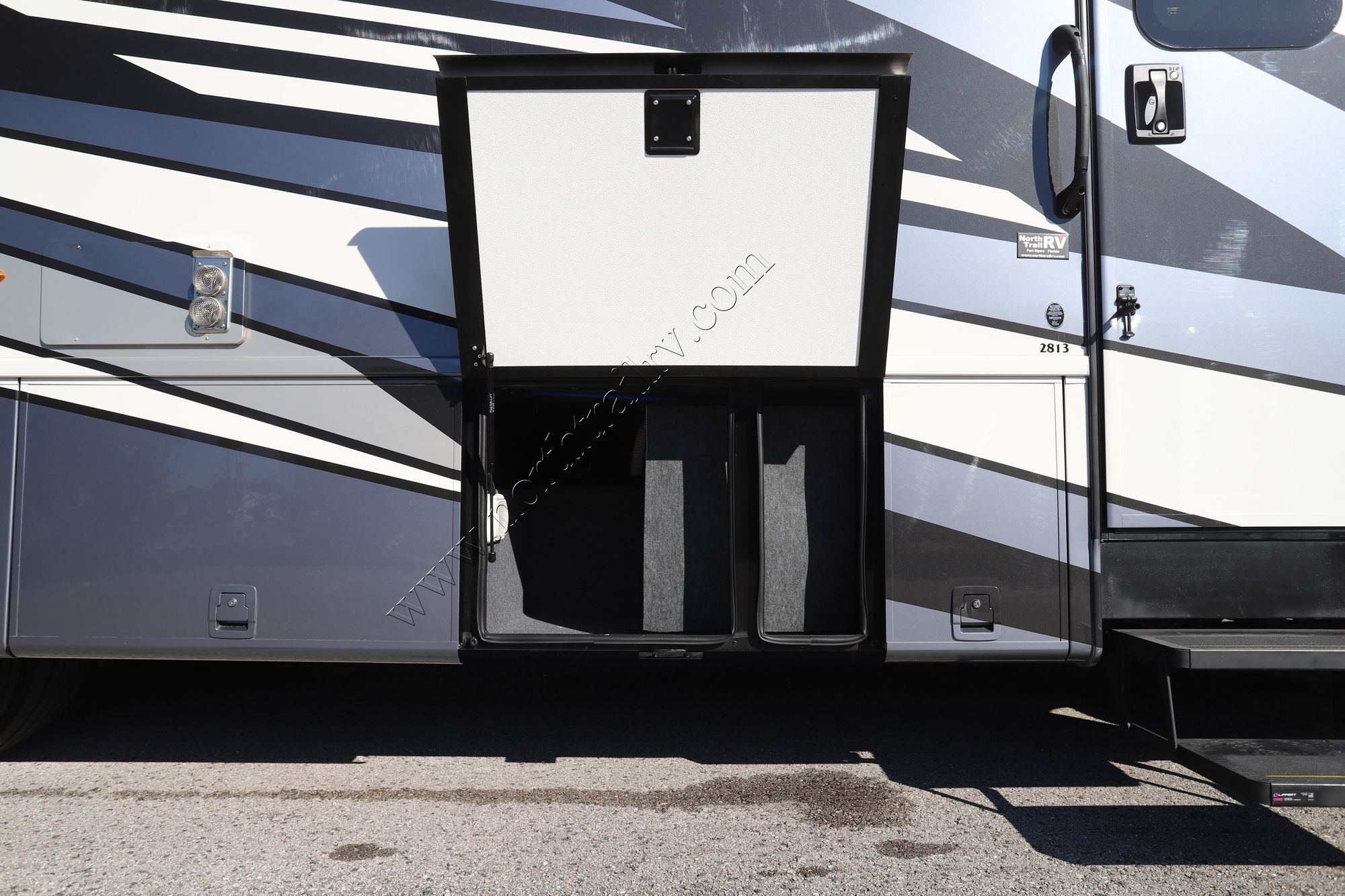 Used 2024 Newmar Bay Star Sport 2813 Class A  For Sale