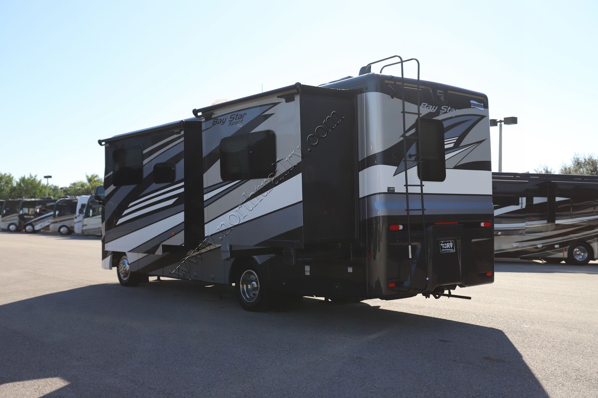Used 2024 Newmar Bay Star Sport 2813 Class A  For Sale