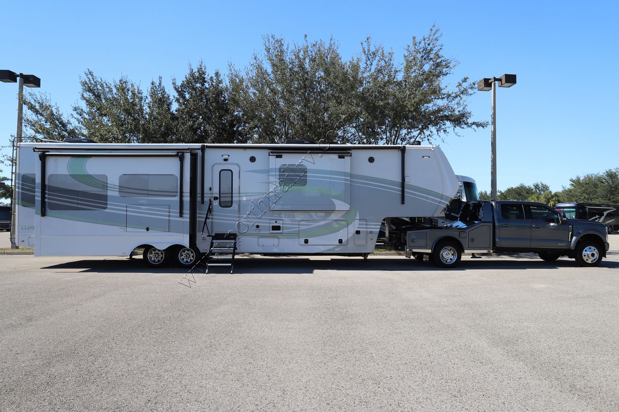 Used 2026 Luxe Elite 39FB Fifth Wheel  For Sale