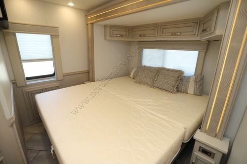 2024 Newmar Bay Star Sport 2813 Class A