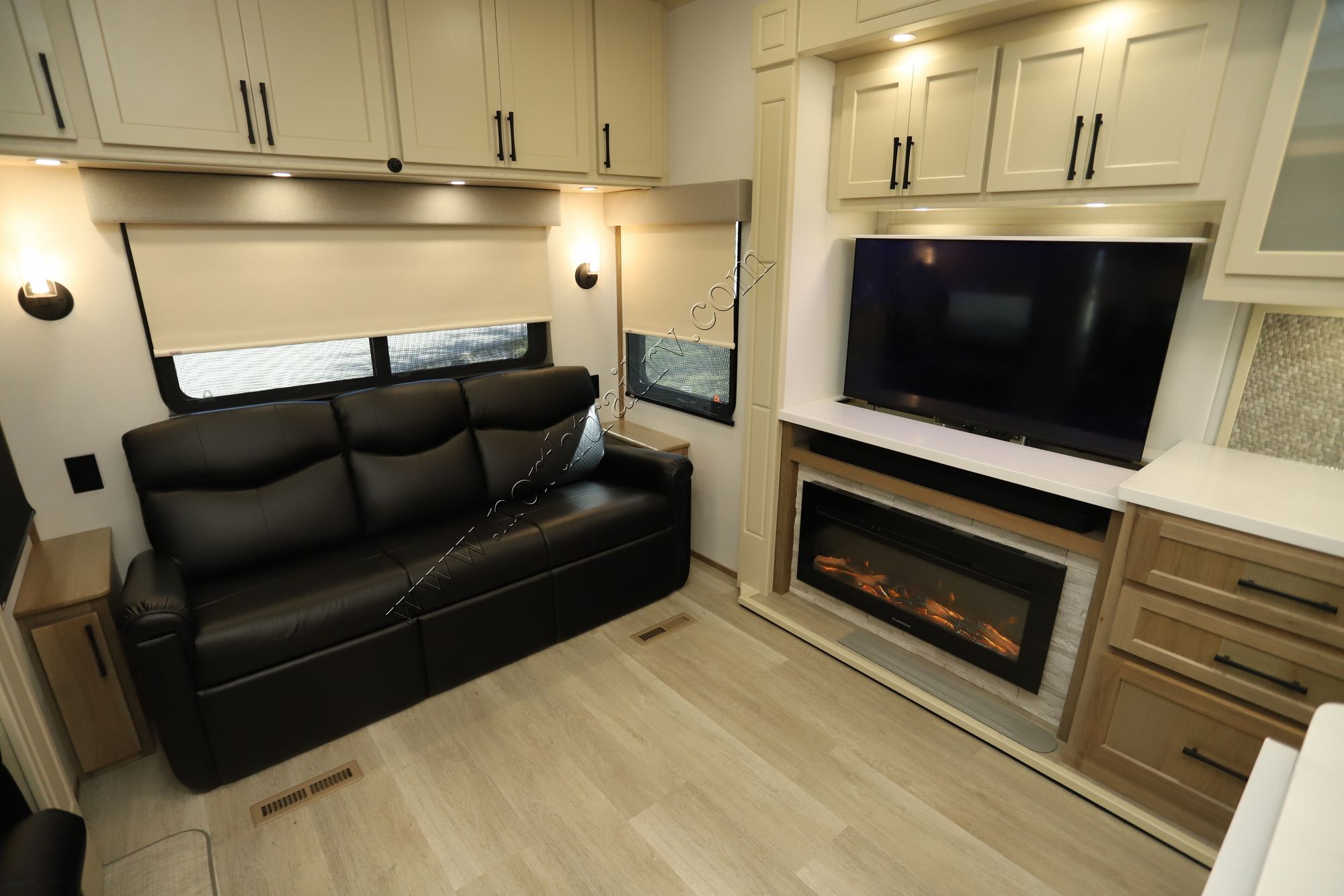 Used 2026 Luxe Elite 39FB Fifth Wheel  For Sale