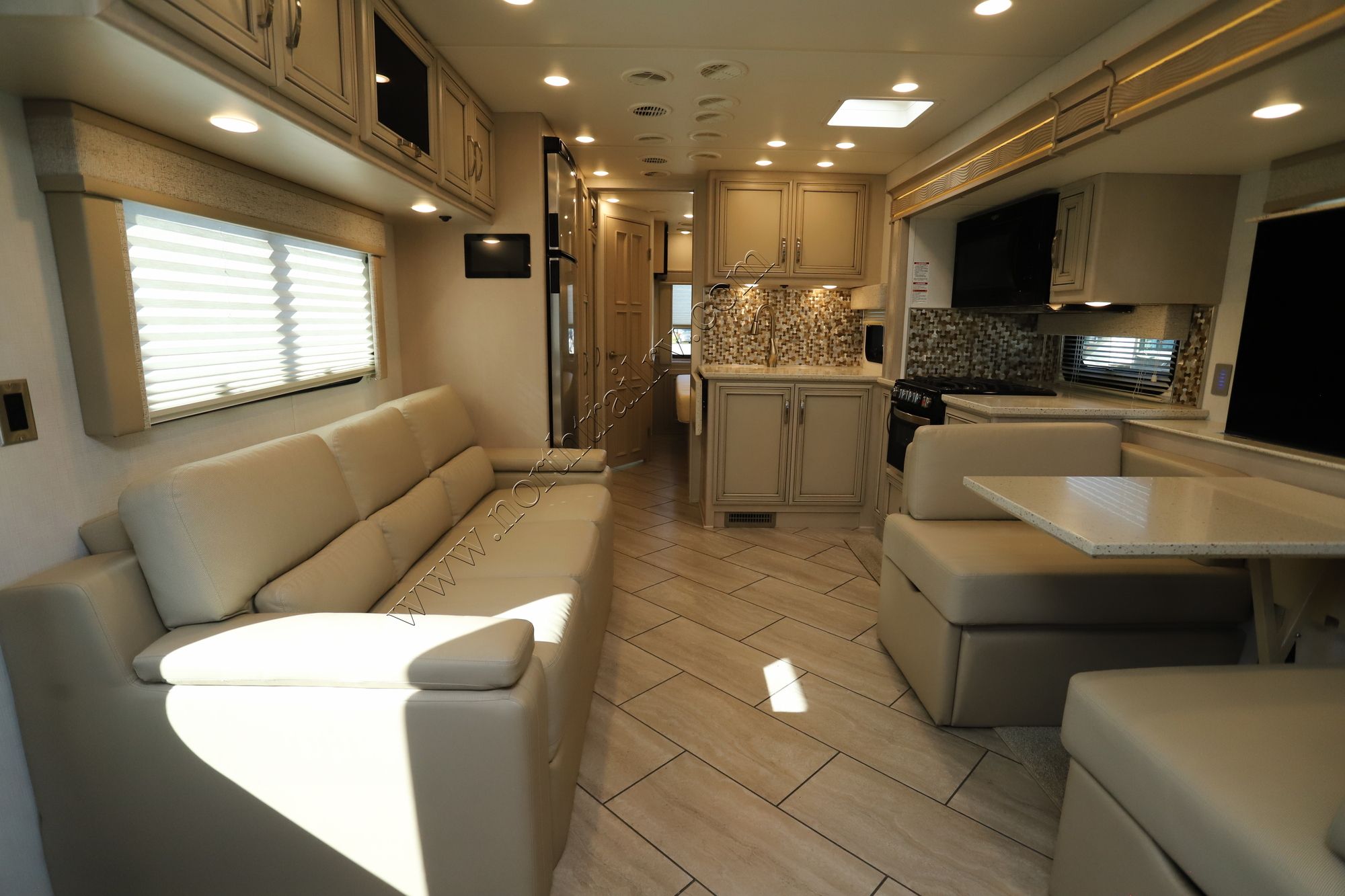 Used 2024 Newmar Bay Star Sport 2813 Class A  For Sale