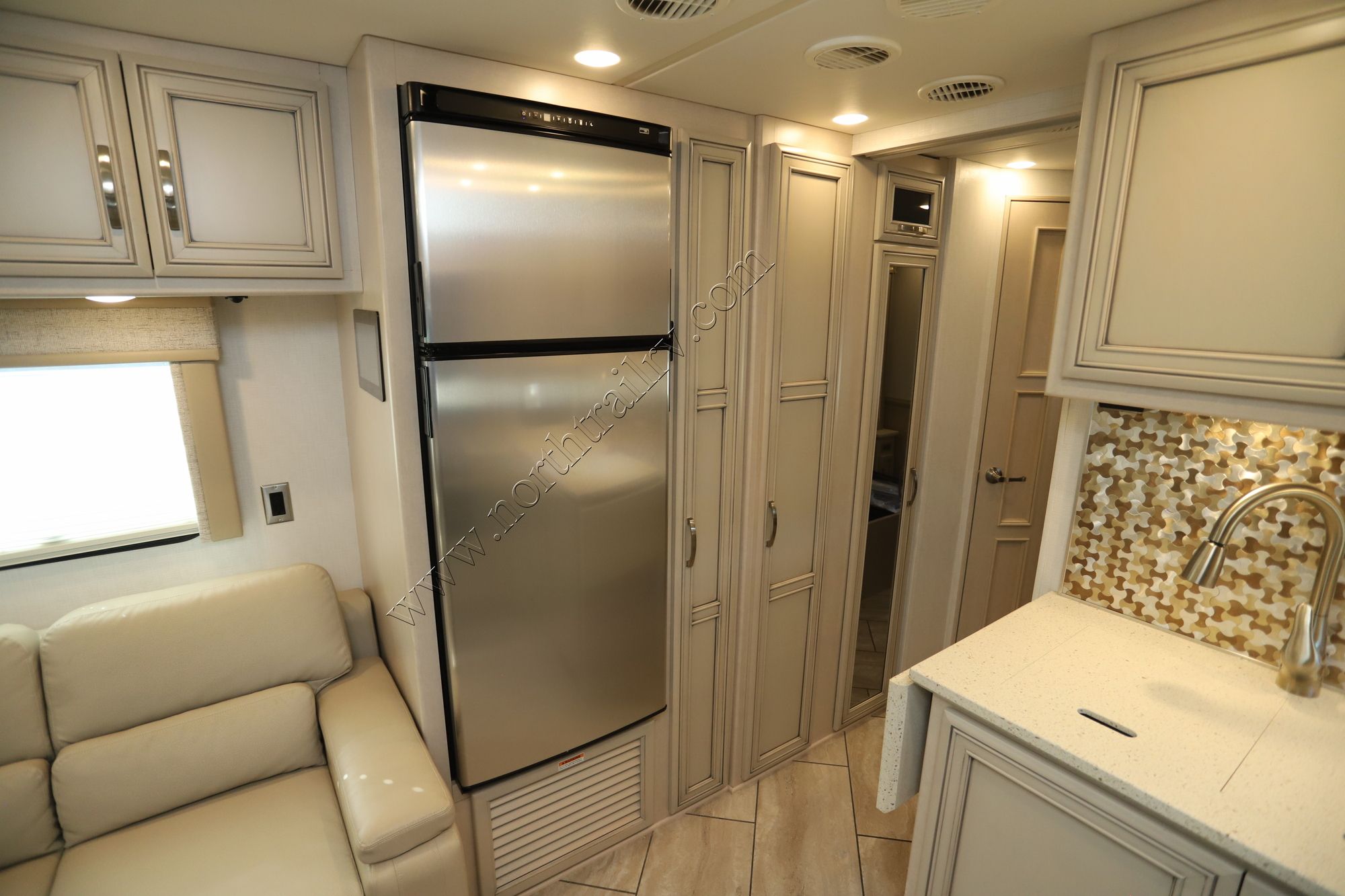 Used 2024 Newmar Bay Star Sport 2813 Class A  For Sale