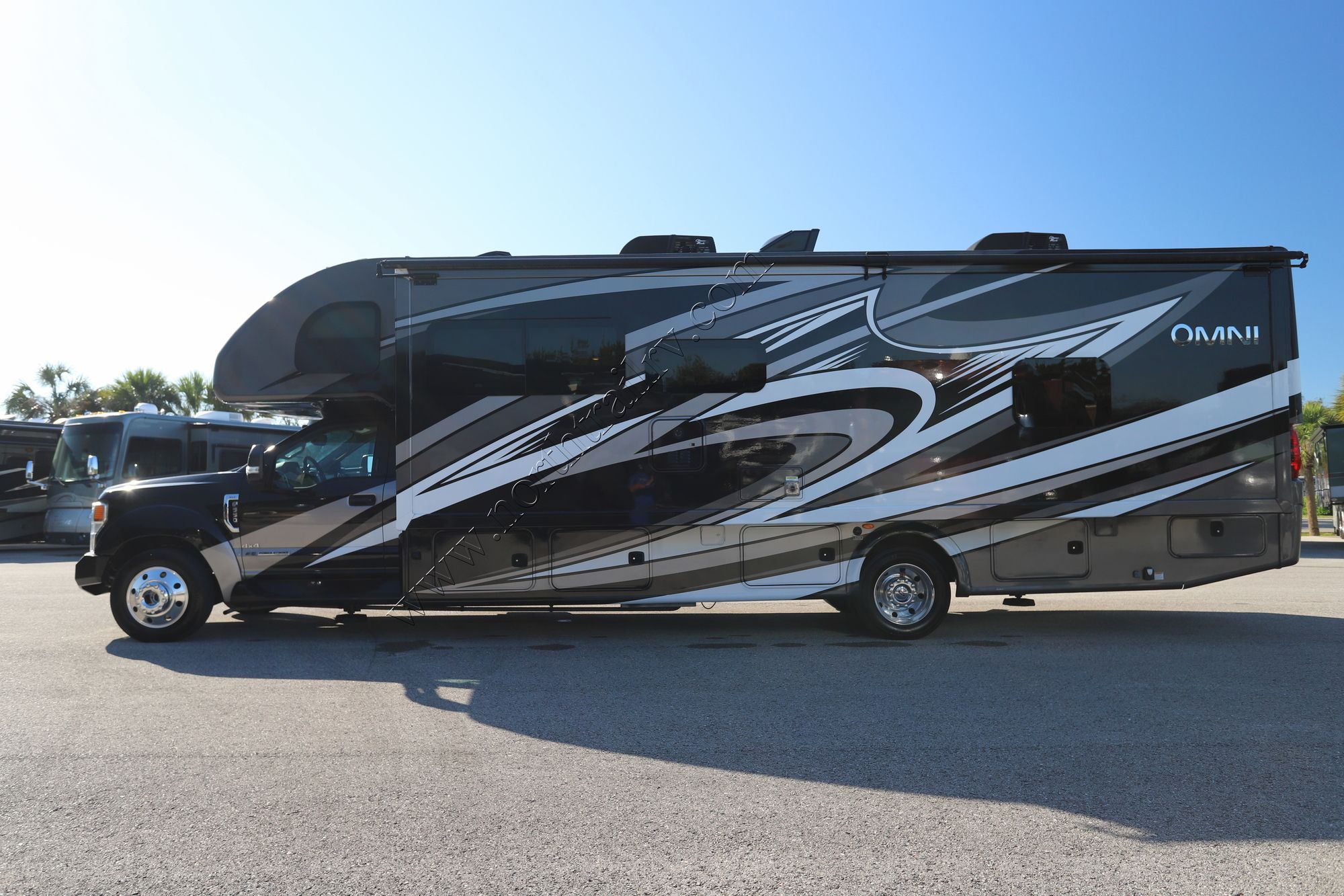 Used 2022 Thor Omni SV34 Super C  For Sale