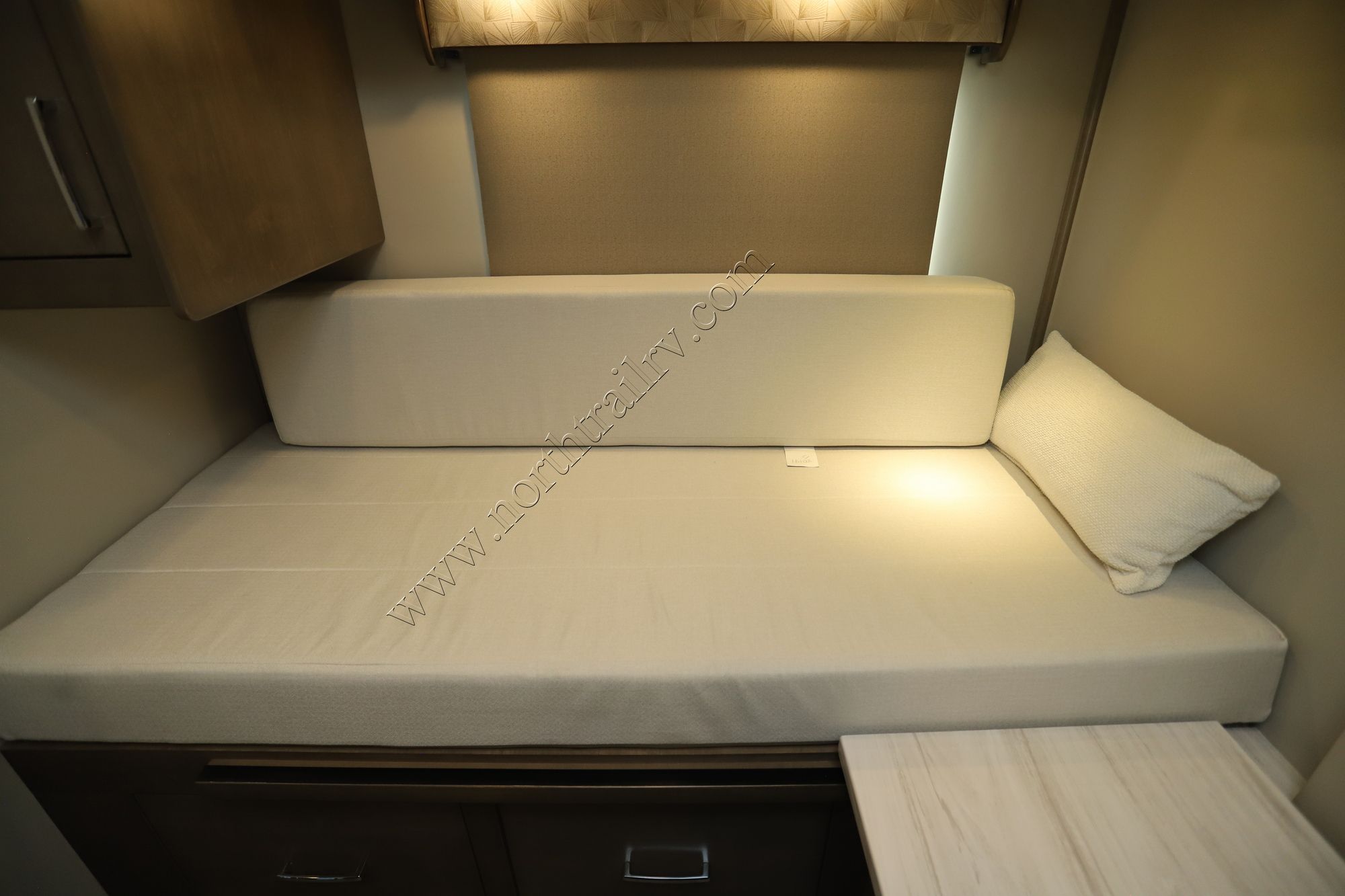 Used 2025 Renegade Rv Vienna 25TBN Class C  For Sale