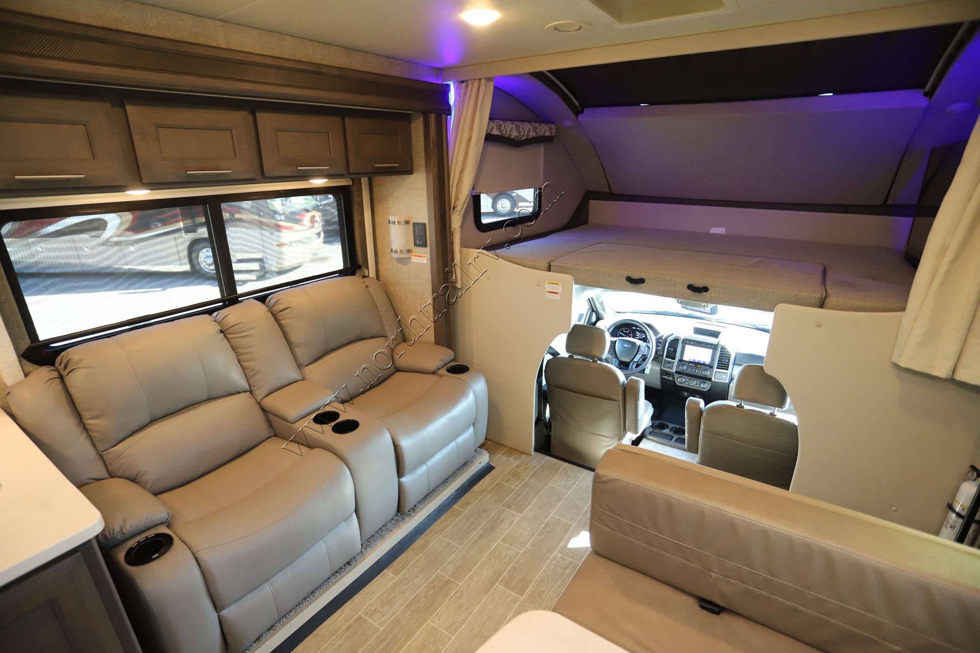 Used 2022 Thor Omni SV34 Super C  For Sale