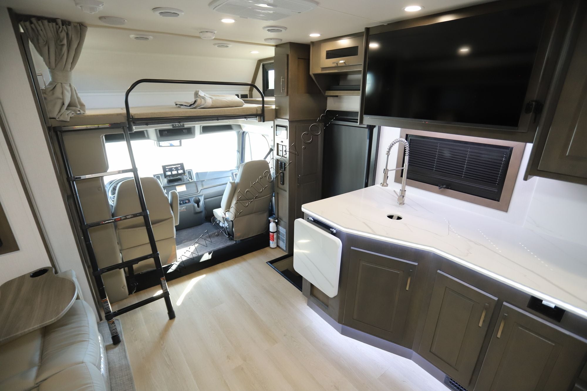 New 2026 Dynamax Dynaquest Xl 3700RB Super C  For Sale