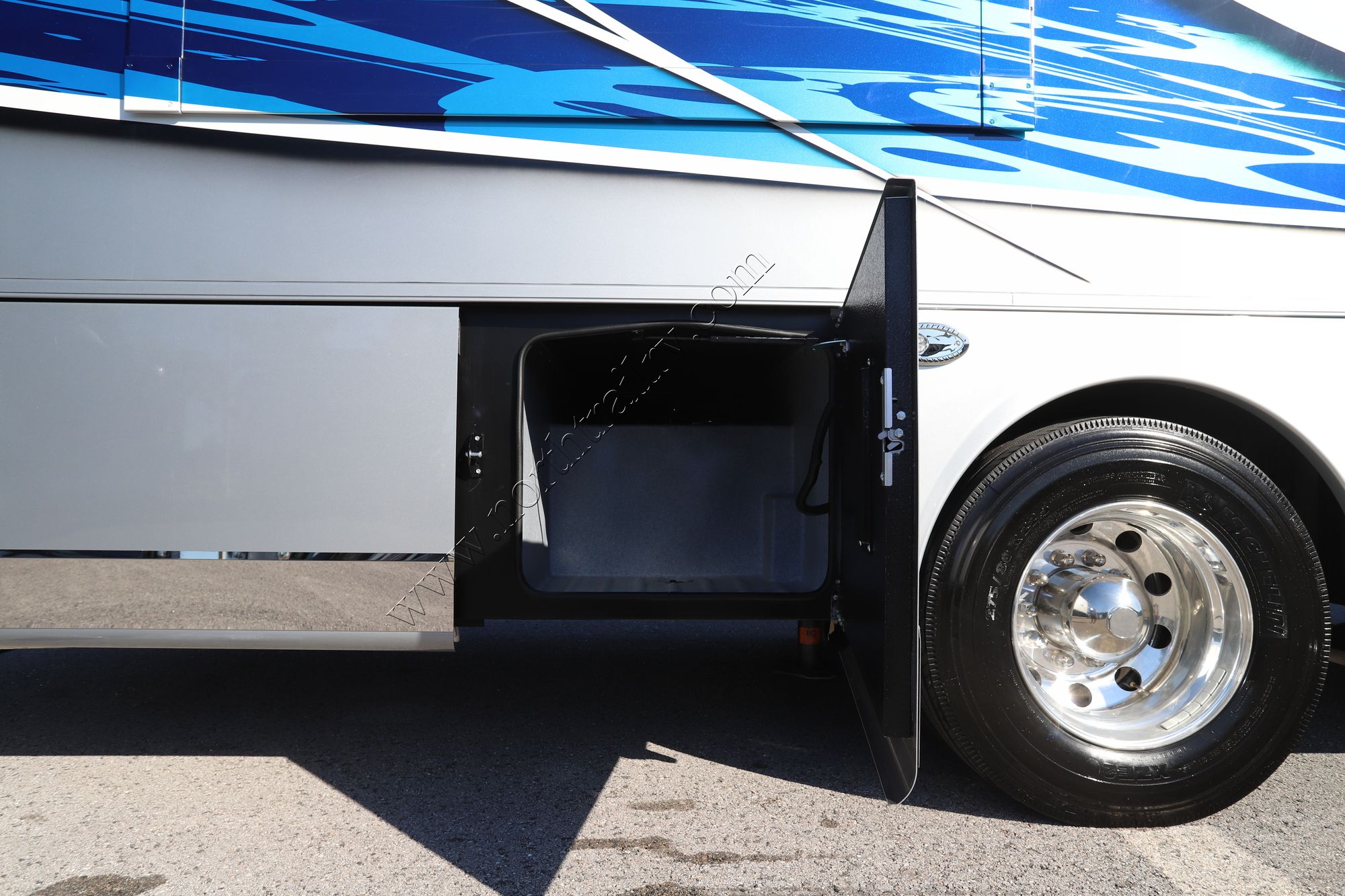 New 2026 Dynamax Dynaquest Xl 3700RB Super C  For Sale