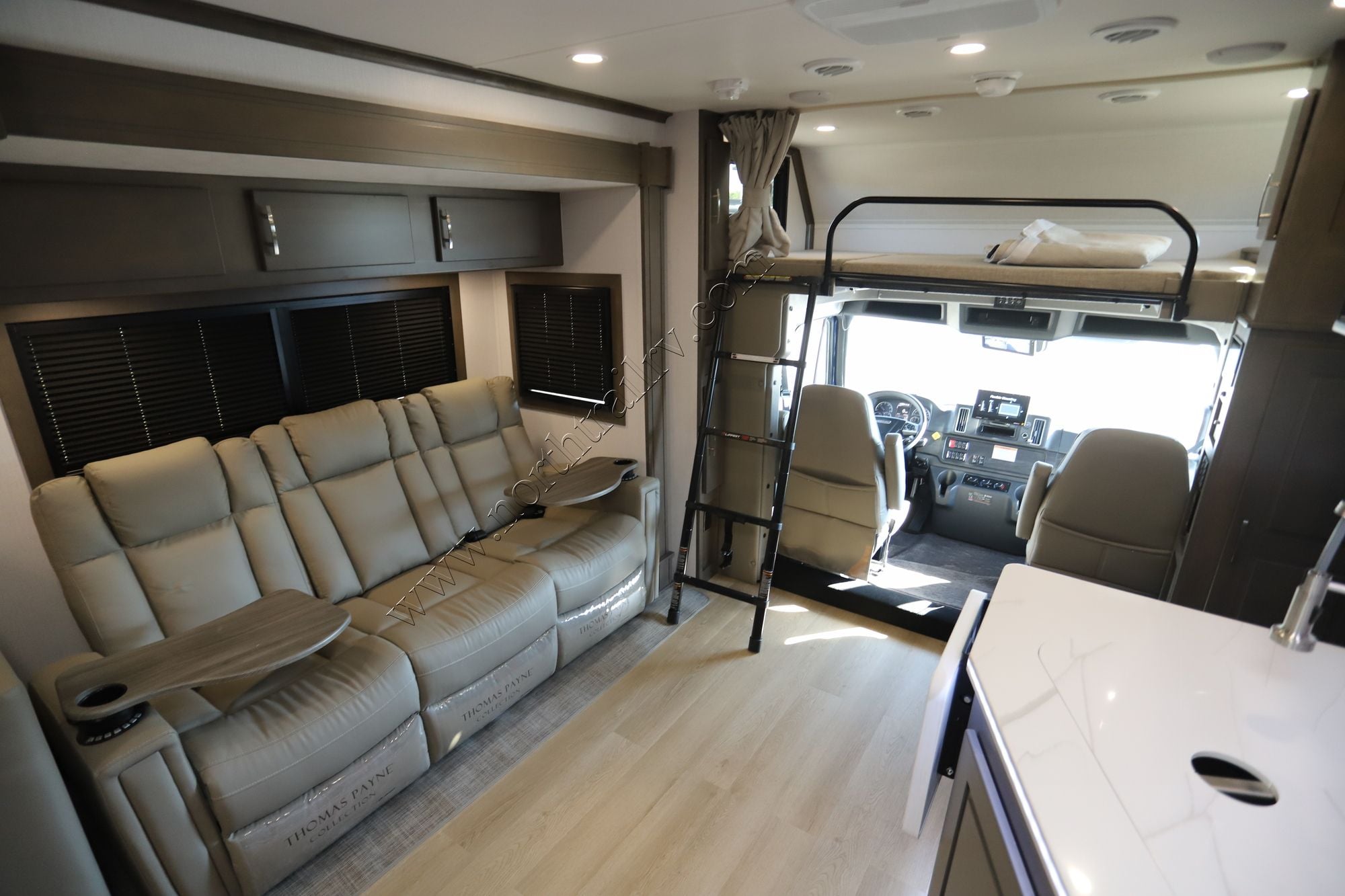 New 2026 Dynamax Dynaquest Xl 3700RB Super C  For Sale