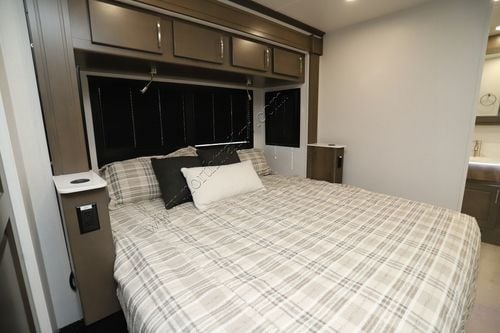 2026 Dynamax Dynaquest Xl 3700RB Super C