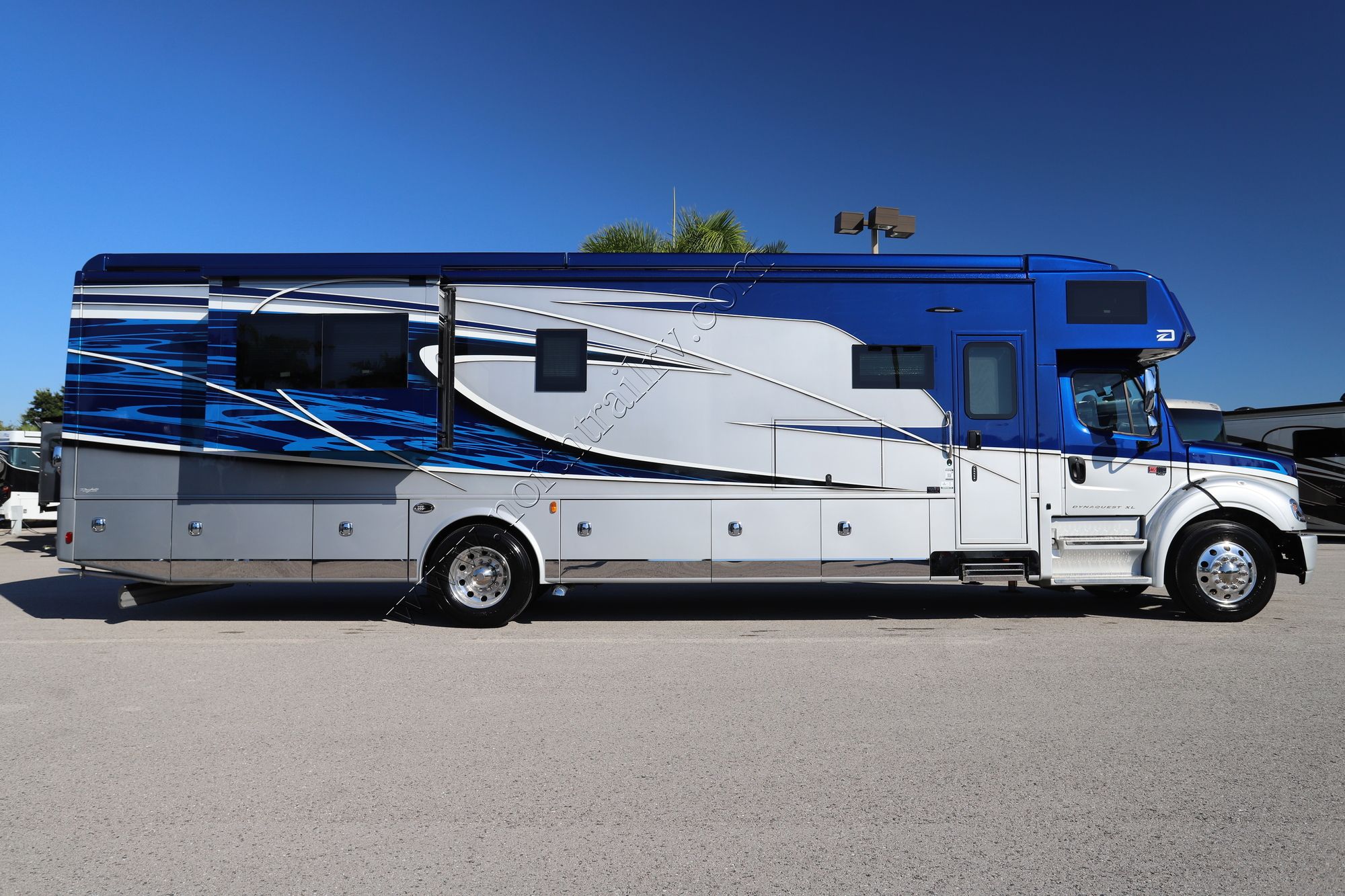 New 2026 Dynamax Dynaquest Xl 3700RB Super C  For Sale