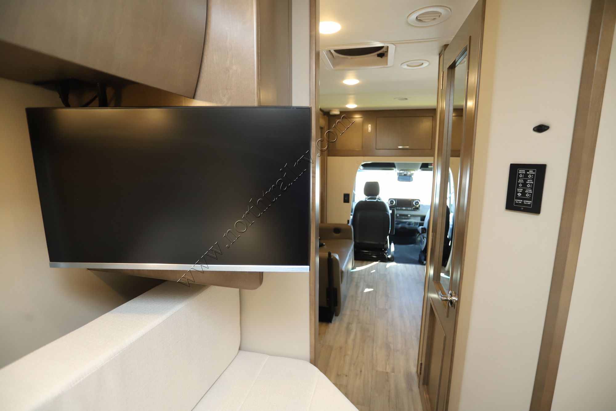 Used 2025 Renegade Rv Vienna 25TBN Class C  For Sale