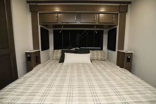 2026 Dynamax Dynaquest Xl 3700RB Super C