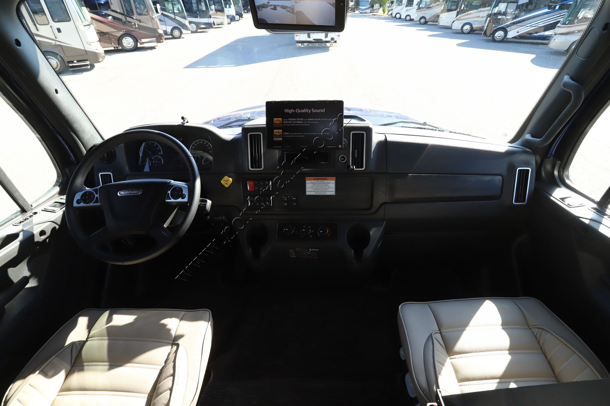 New 2026 Dynamax Dynaquest Xl 3700RB Super C  For Sale