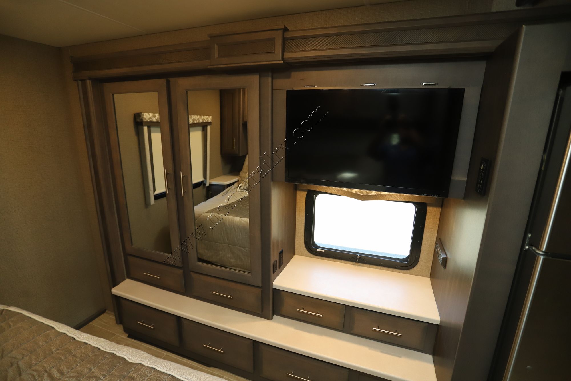 Used 2022 Thor Omni SV34 Super C  For Sale