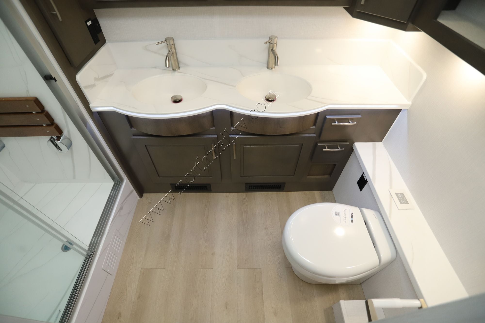 New 2026 Dynamax Dynaquest Xl 3700RB Super C  For Sale