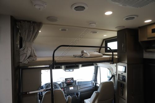 2026 Dynamax Dynaquest Xl 3700RB Super C