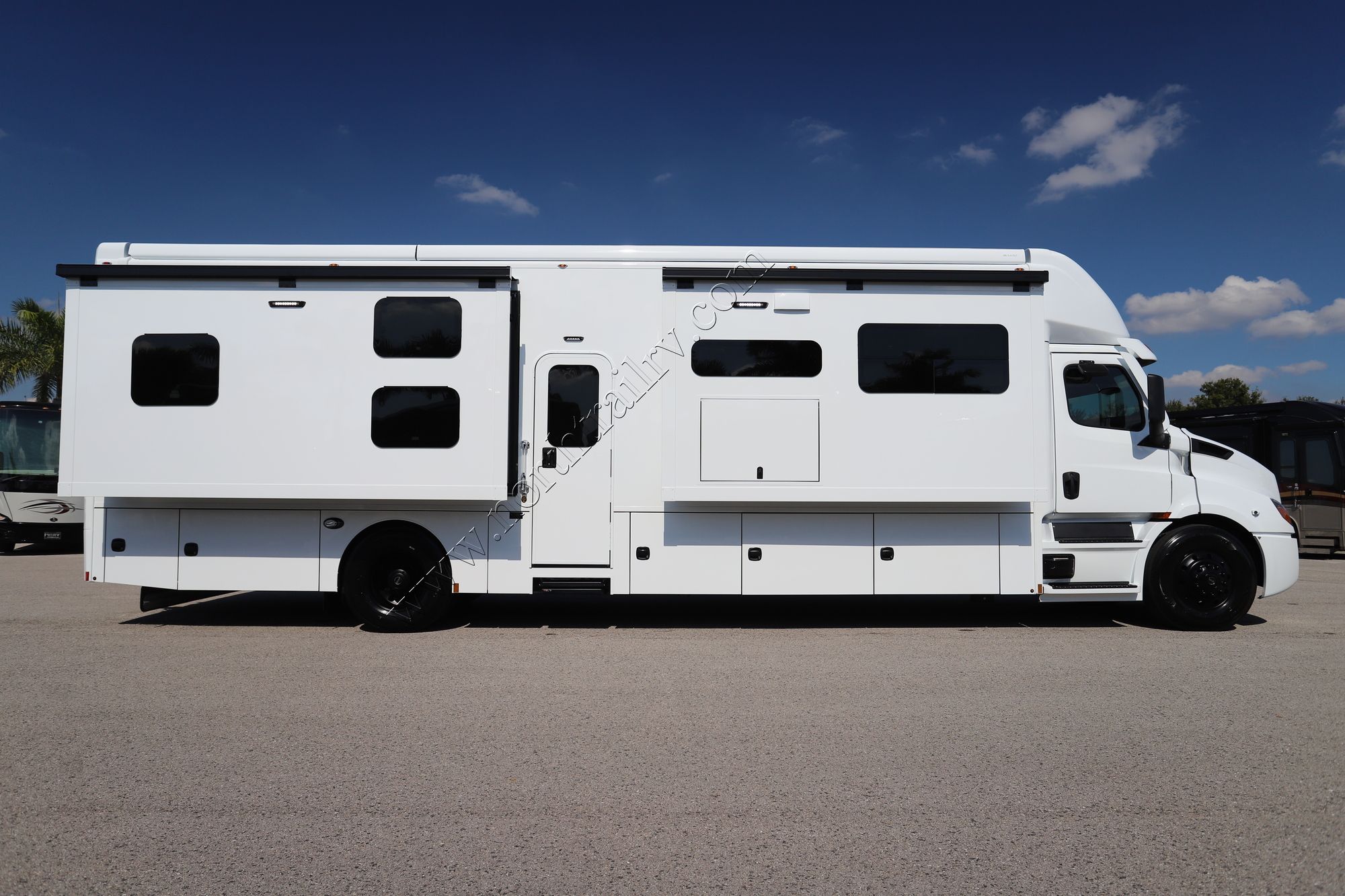 New 2026 Renegade Rv Explorer 40EBH Super C  For Sale