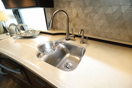 2015 Prevost Liberty ELEGANT LADY